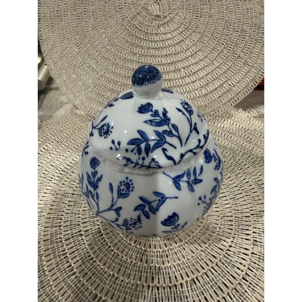 Potter's Studio Blue and White Floral Ceramic Footed Lidded Jar Ginger Jar 5in